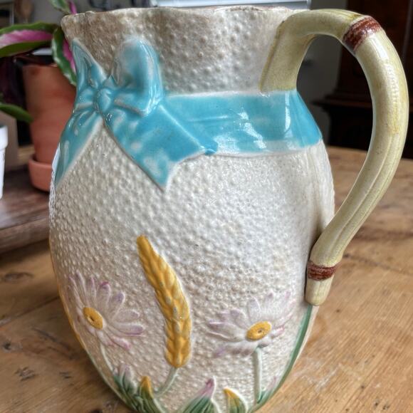 1880s English majolica art pottery pitcher - Picture 2 of 9